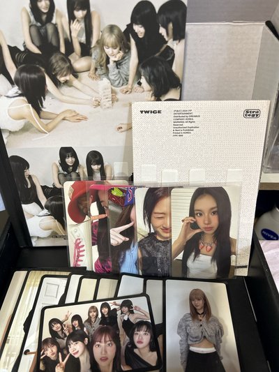 twice美版親簽 (momo) 現貨