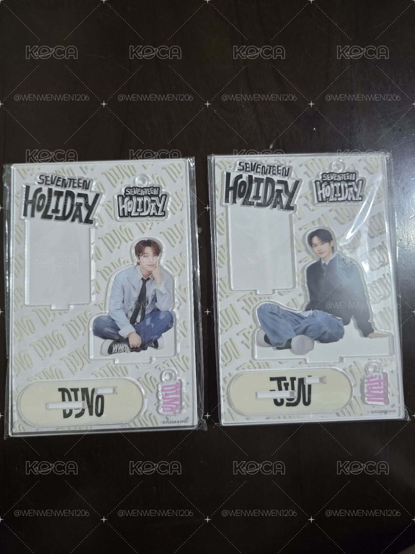fm  HOLIDAY立牌 