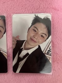 （右）辣妹手指愛心💗