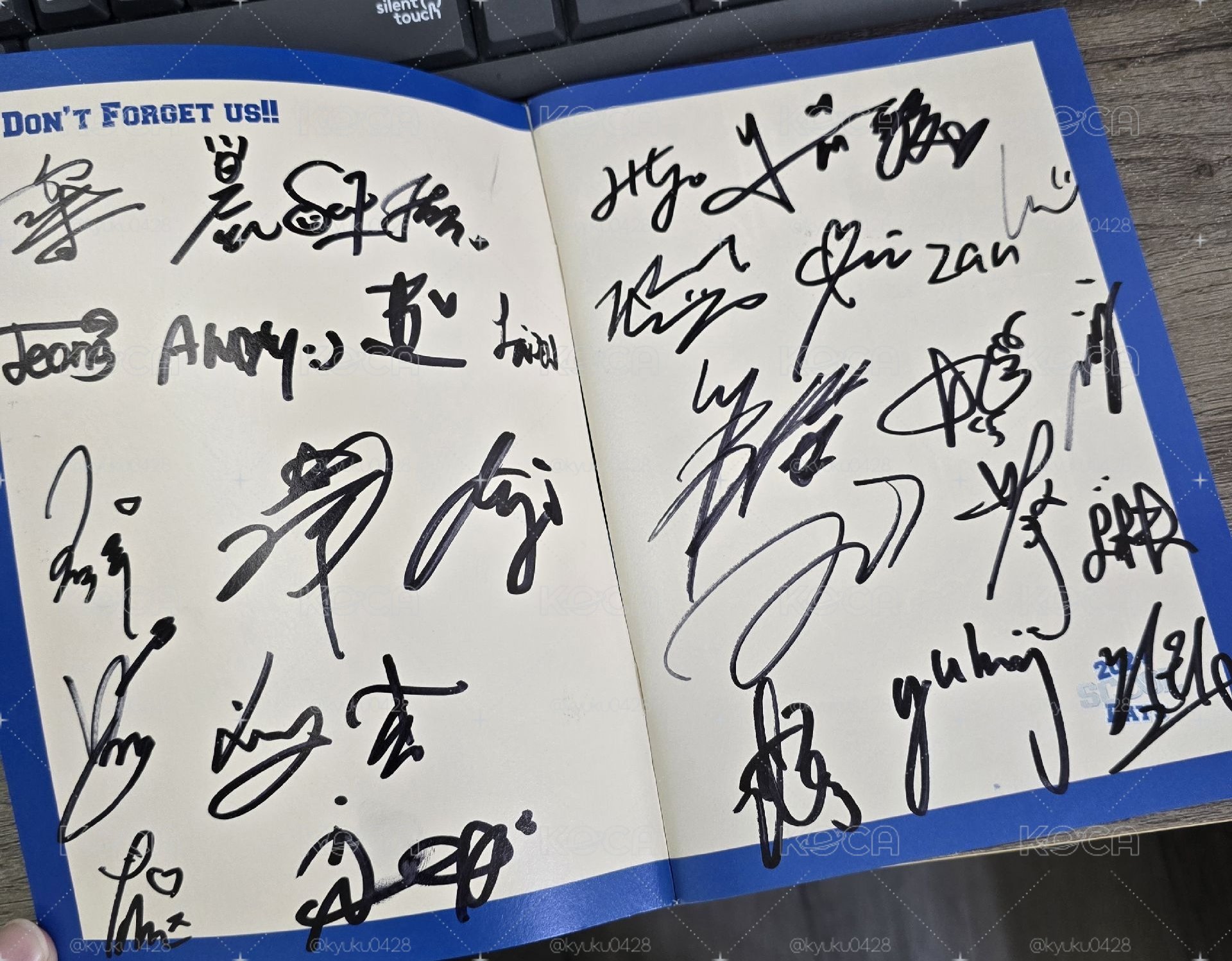 2024 SCOOL Days 歌詞本 親簽