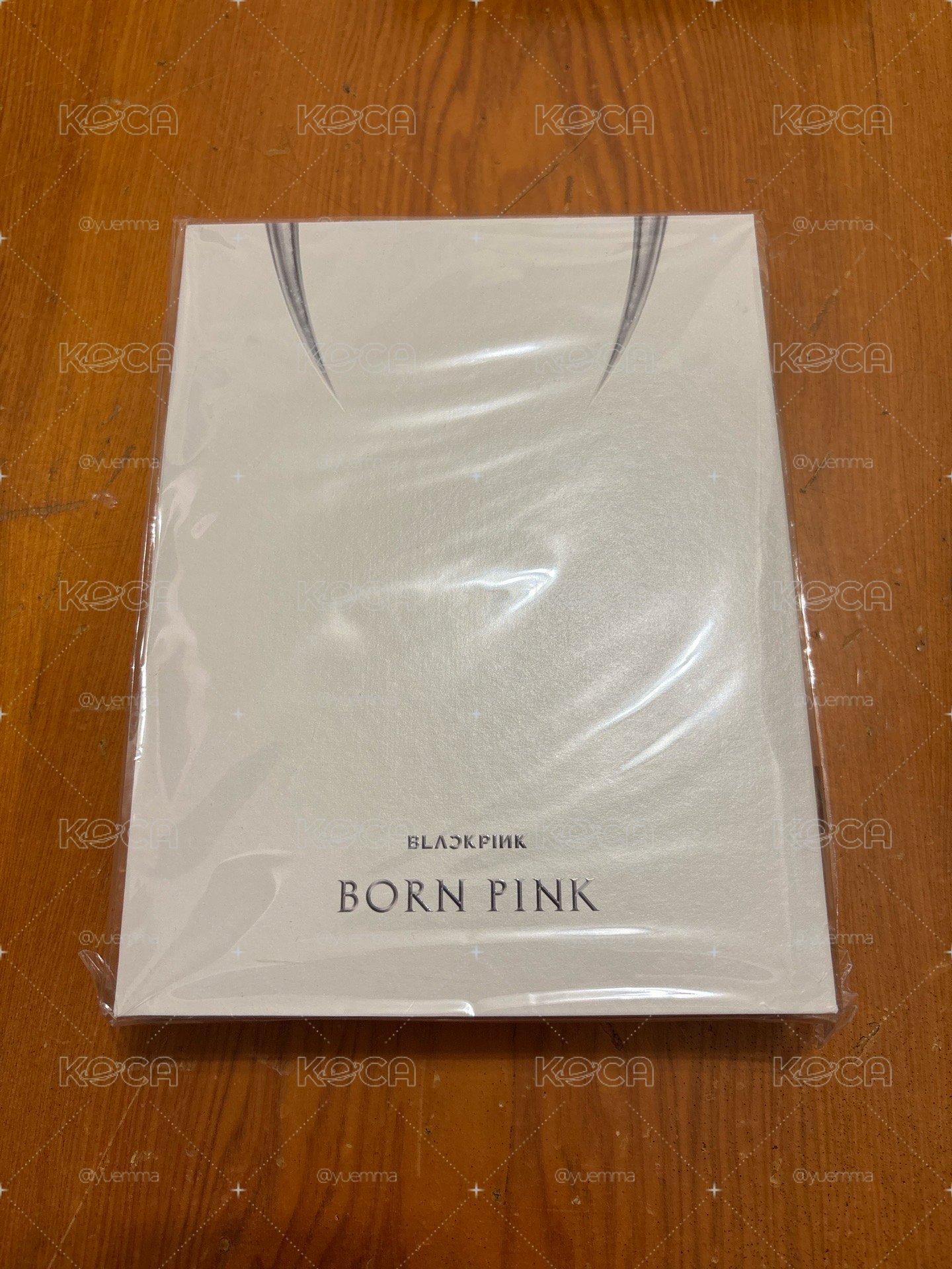 BORN PINK全新灰專