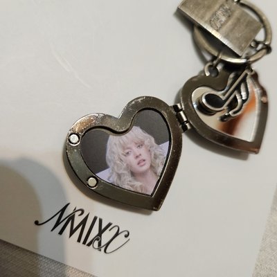 NMIXX Heavy Serenade ms 快閃店 鏡子 鑰匙圈吊飾 莉莉 Lily