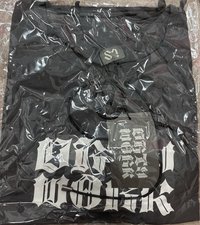 灰色