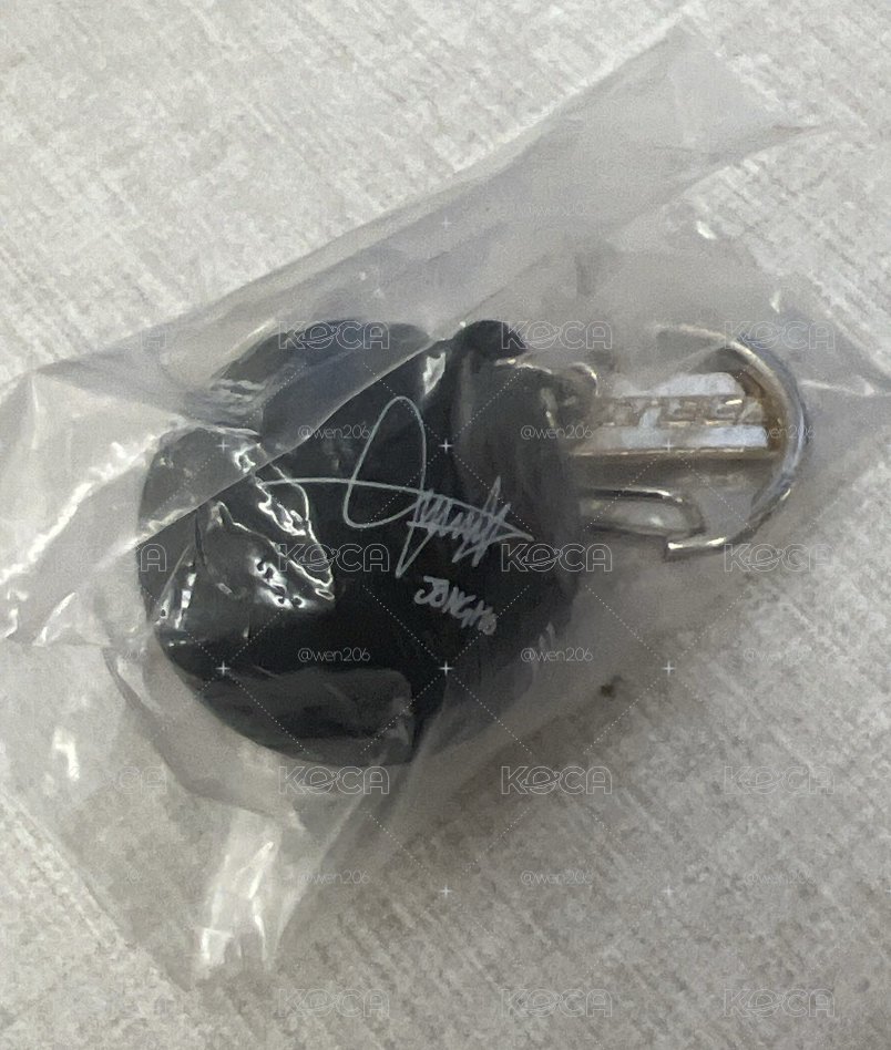 鍾 簽名球球