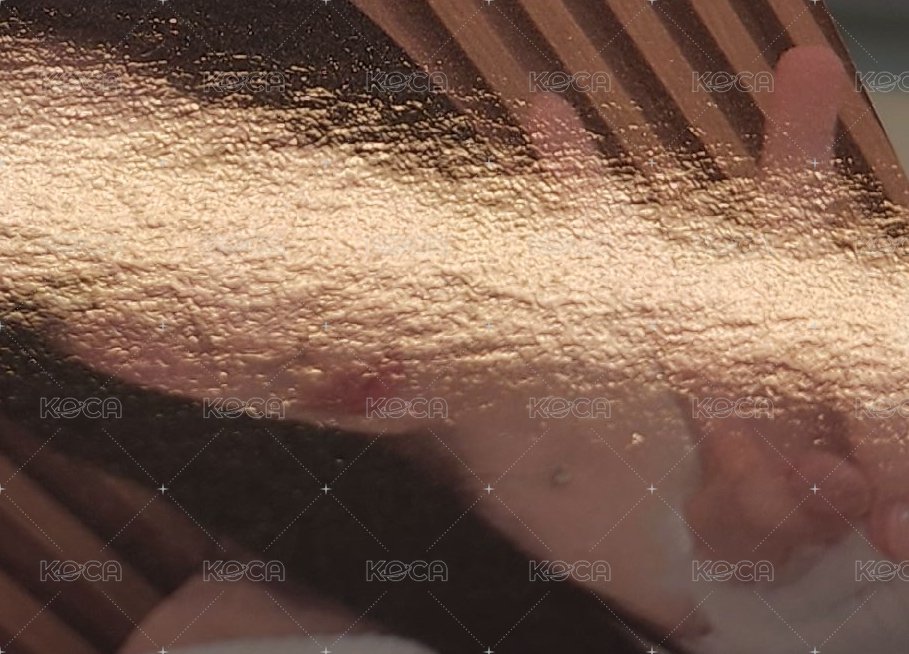 一週年露（有多處不明顯凹痕但肉眼還是看得見
