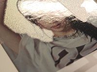 drip隨機露臉上有刮痕