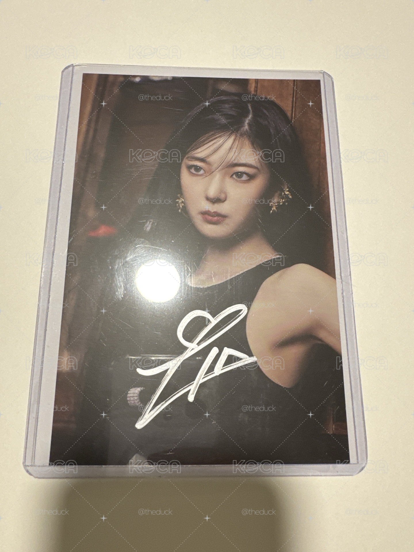 ITZY GOLD LIA 親簽