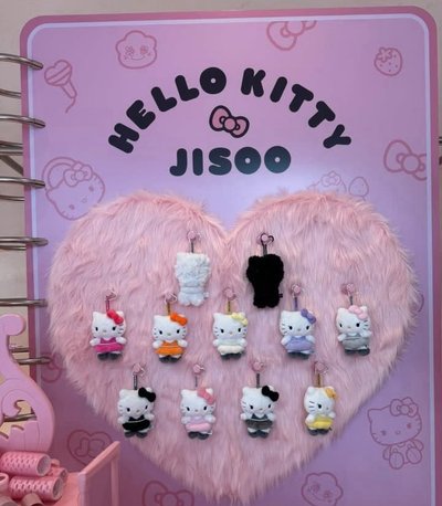 Jisoo 快閃娃 高陽娃 娃娃吊飾，kitty聯名現貨在韓國