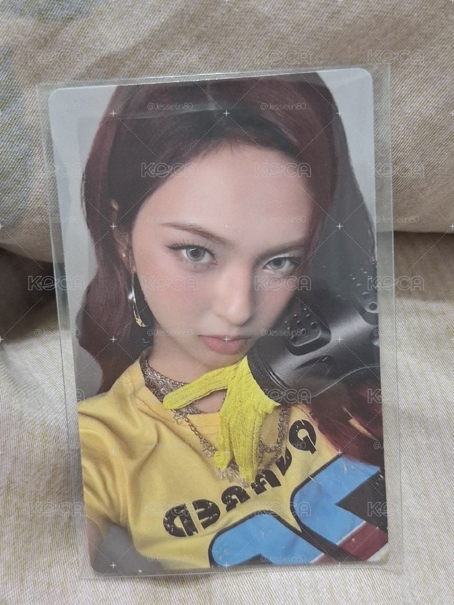 춤 (CHOOM) wvs 團封預售C Ver. 特典卡 - CHIQUITA