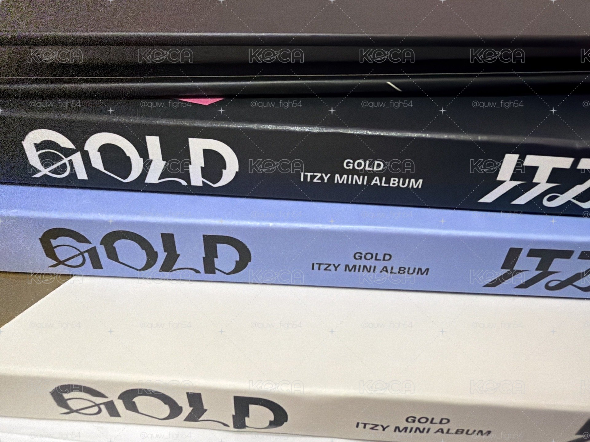 gold空專+卡冊+主頁選滿20小卡後內退1