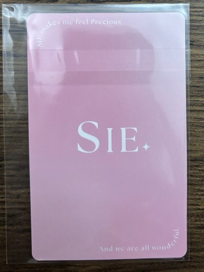 MOMO🩷比心 SIE代言卡 