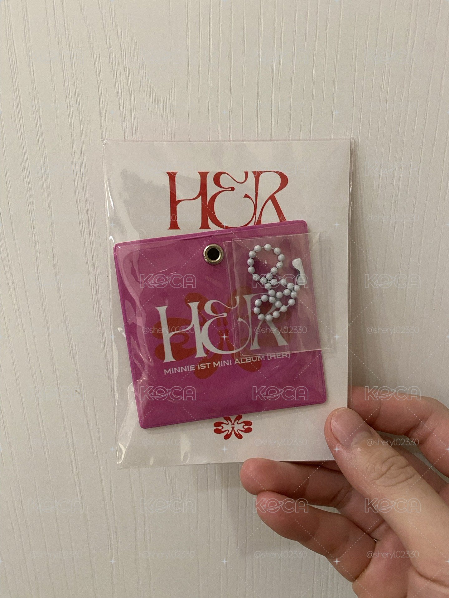 Minnie solo her 快閃店黑膠吊飾