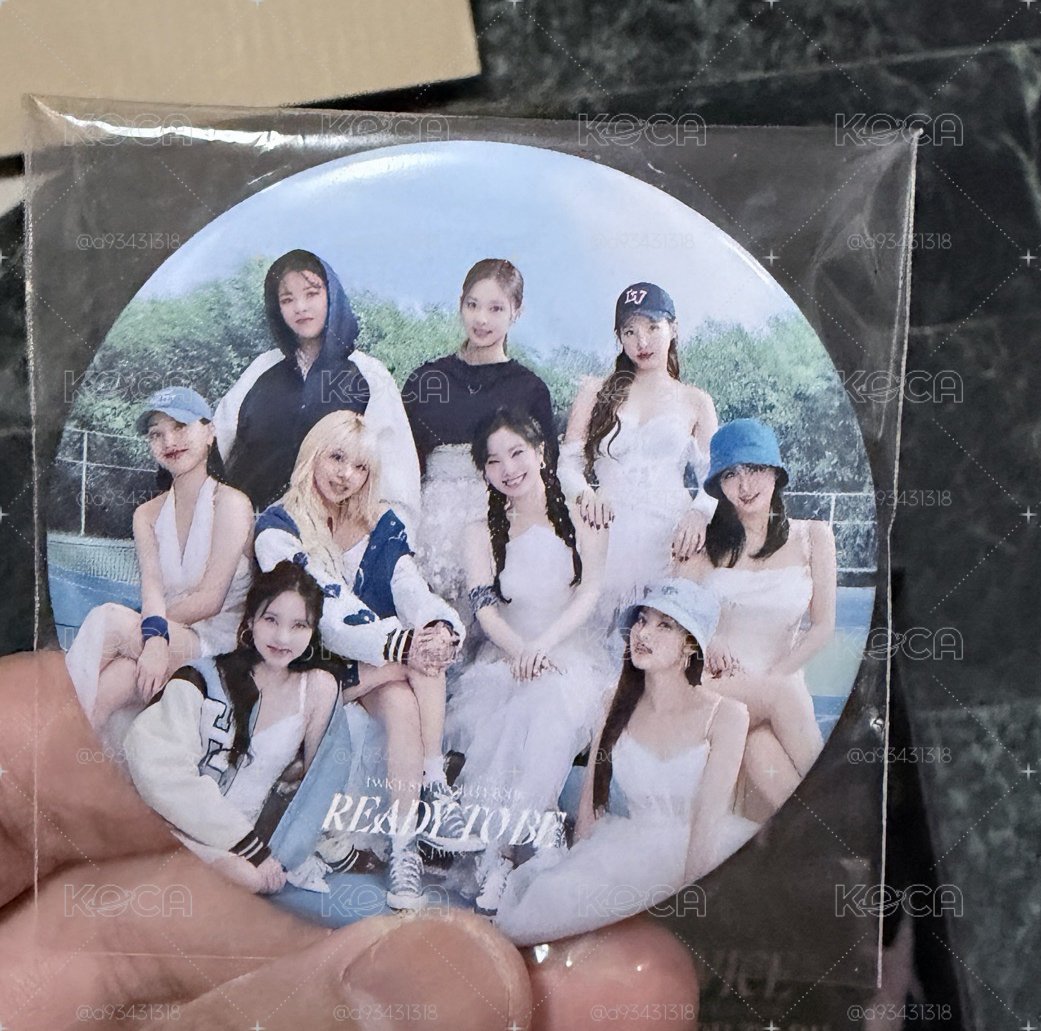  TWICE 5TH WORLD TOUR 'READY TO BE' in JAPAN 的 VIP 特典禮盒。
