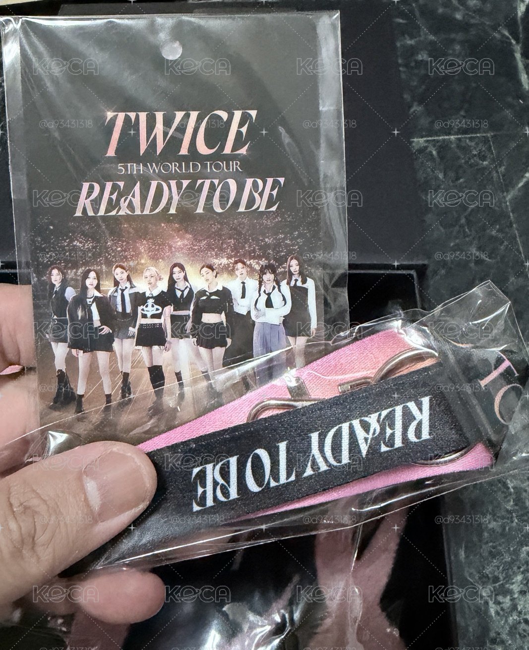  TWICE 5TH WORLD TOUR 'READY TO BE' in JAPAN 的 VIP 特典禮盒。