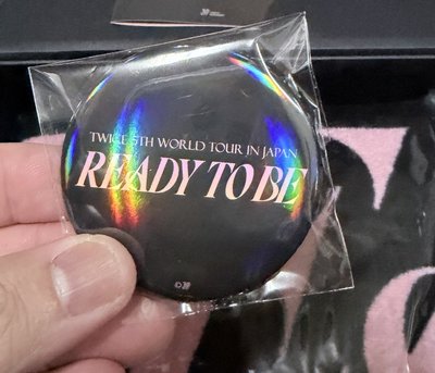  TWICE 5TH WORLD TOUR 'READY TO BE' in JAPAN 的 VIP 特典禮盒。