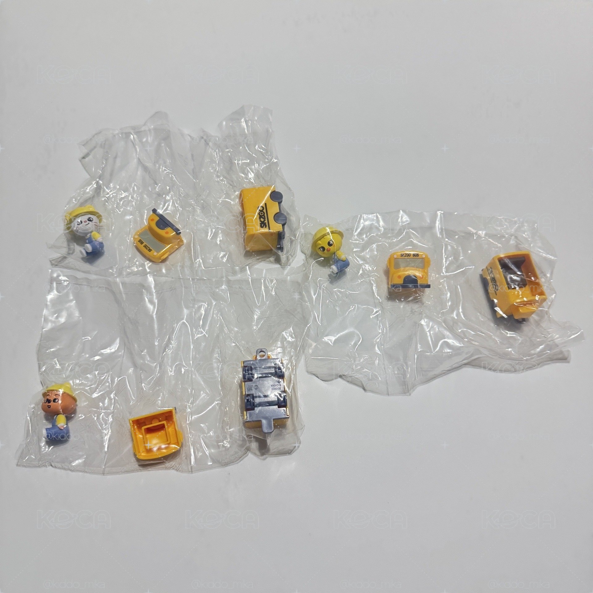 辰城菲 SKZOO 校車扭蛋