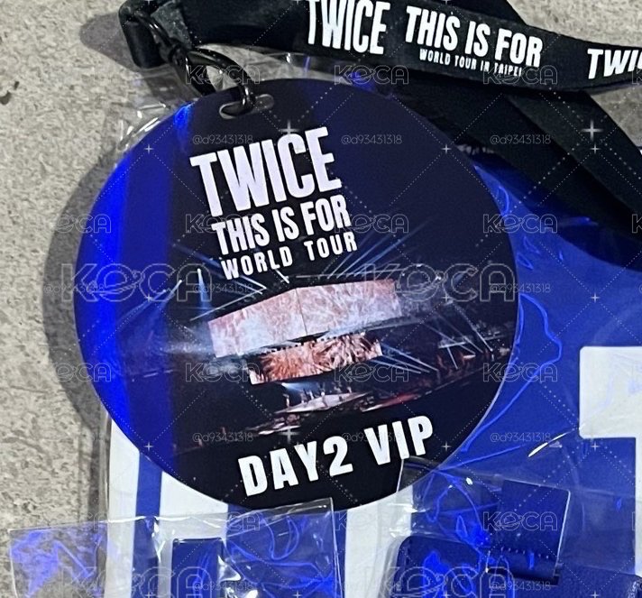 TWICE 六巡VIP吊牌卡。 四入）
