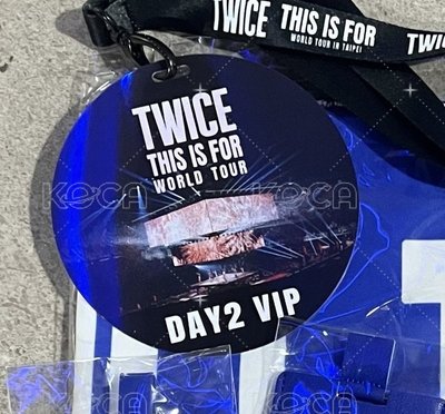 TWICE 六巡VIP吊牌卡。 四入）