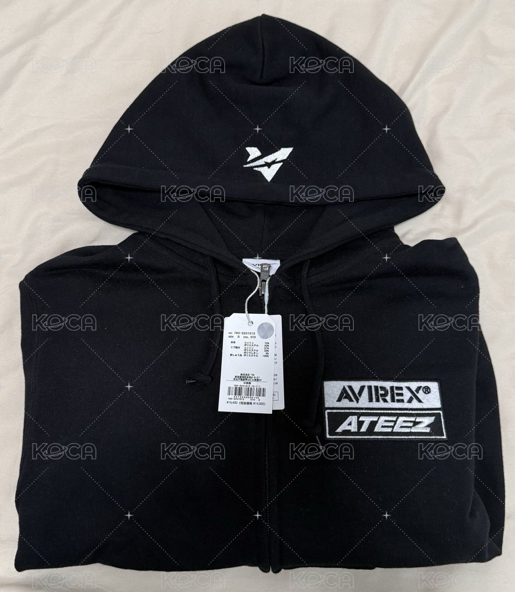 SLEEVE LOGO（連帽外套）