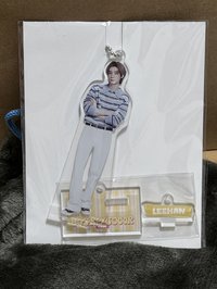 李涵立牌