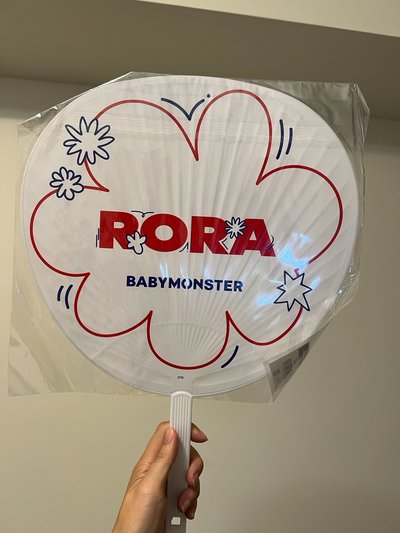 售 日巡短T M號+rora扇子
