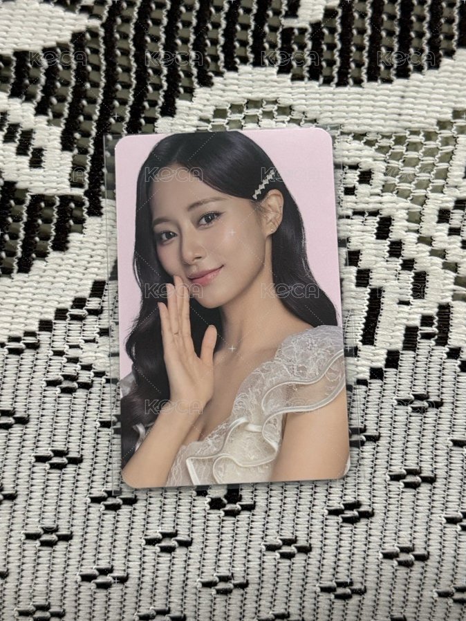 摸臉