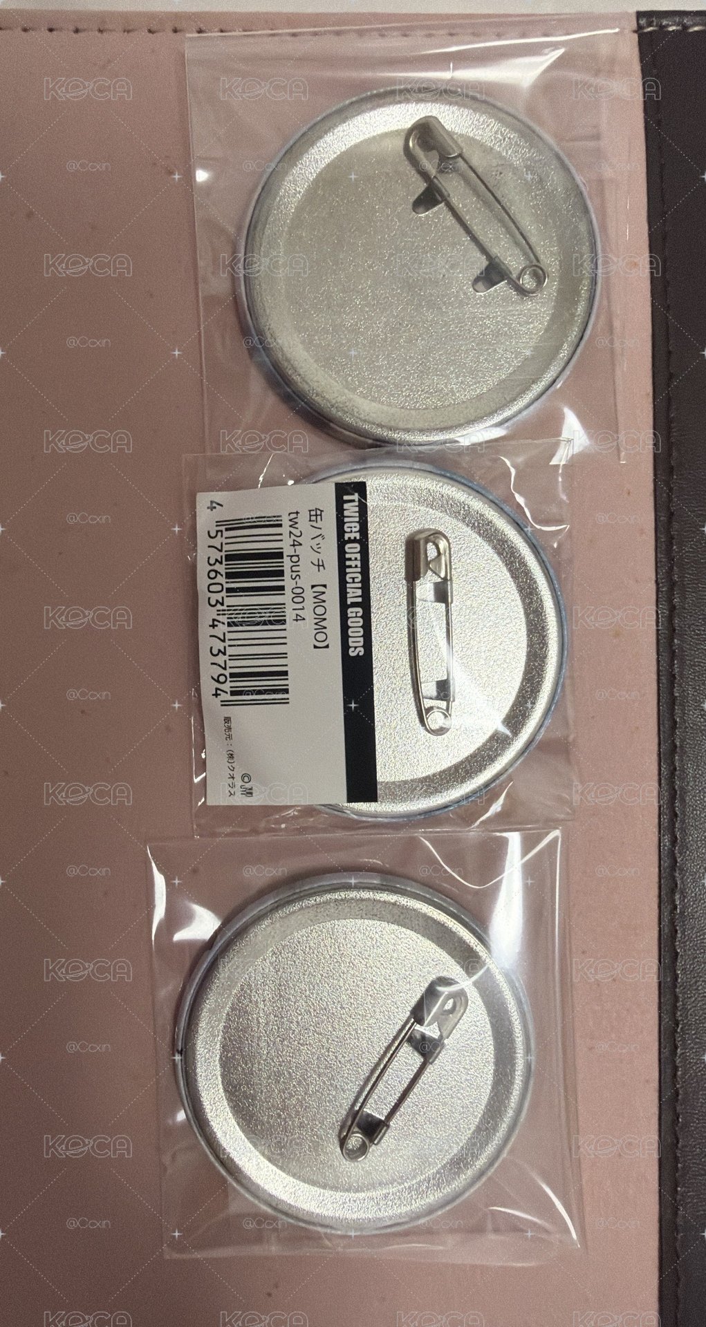 Momo徽章套+三入徽章