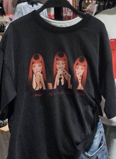 JENNIE RUBY T 恤（ZARA)