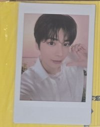 顯咪對你比臉頰愛心