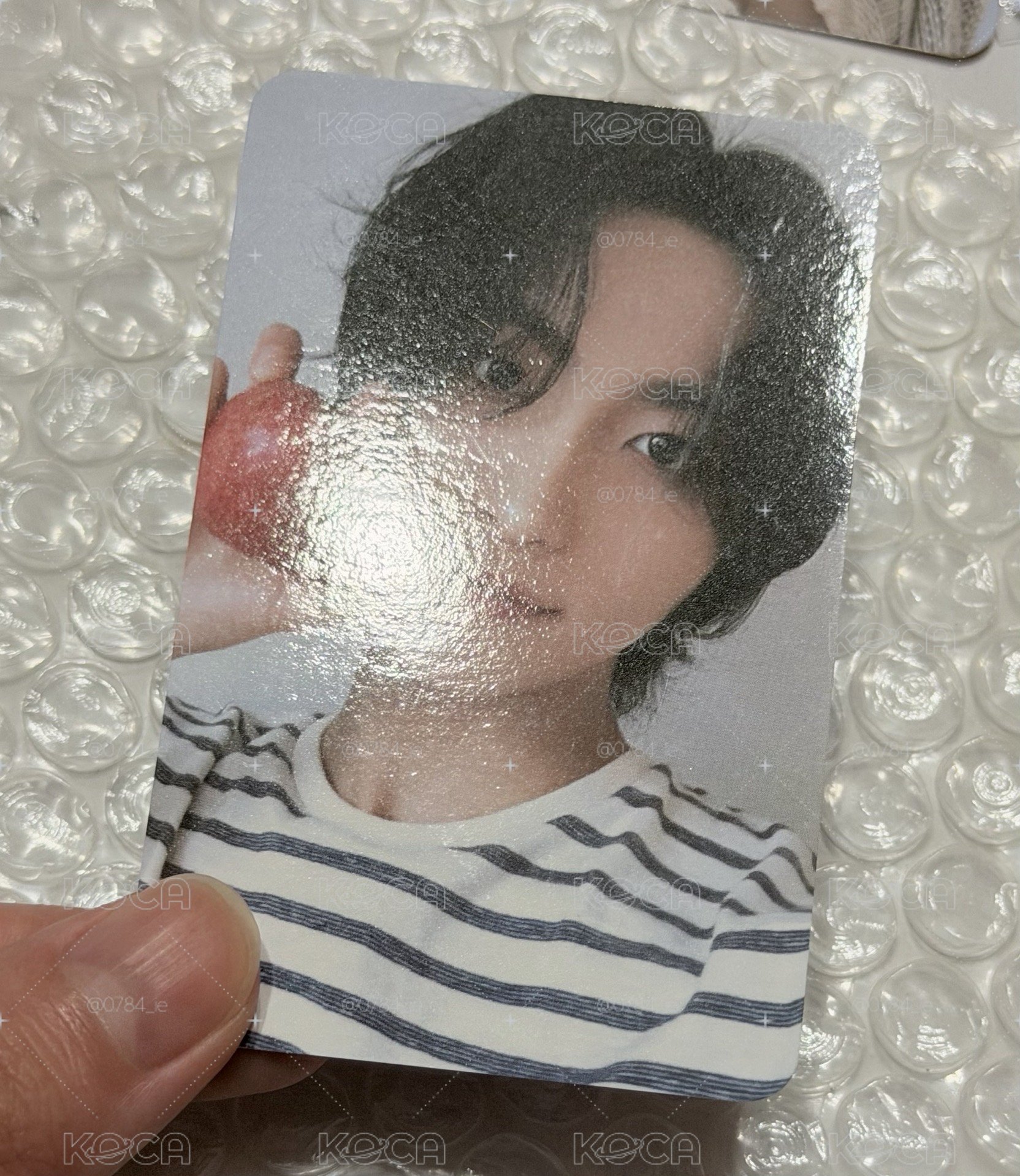 拿著蘋果的小兔🐰