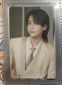 Right here側臉微笑