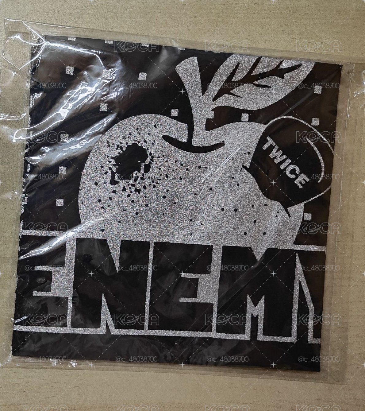 Enemy 絲巾