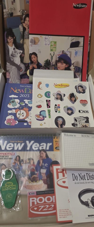 Newjeans 2023年曆