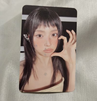 Heavy Serenade Heavy ver. 專輯卡 Jiwoo 智友 臉頰比心
