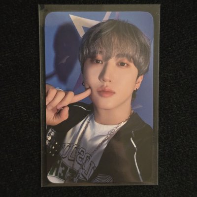 Stray Kids 2025年曆固配+JYP特典(共5張一組)🐽🐰彰彬