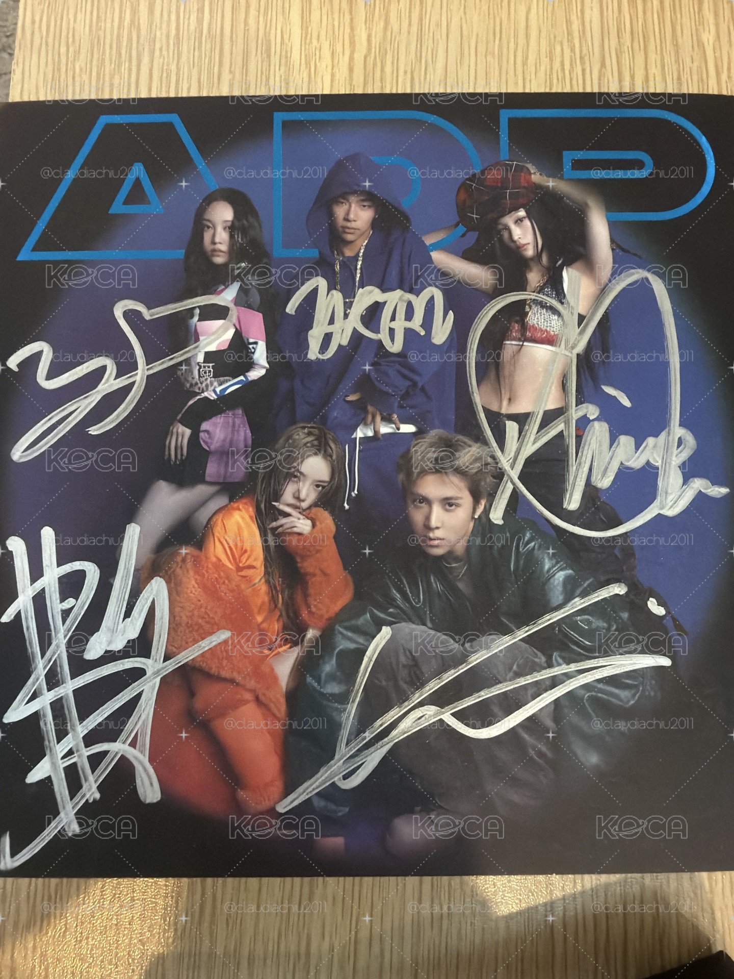 彩色版出道簽專 送特典卡Annie/Bailey