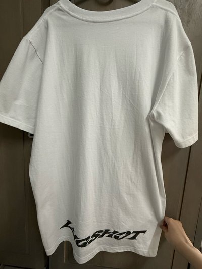 LNGSHOT出道SC白色衣服