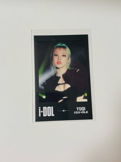 【現貨官方】(G)I-DLE 雨琦 2024 World Tour《iDOL》演唱會場週隨機拍立得 黑衣舞台款