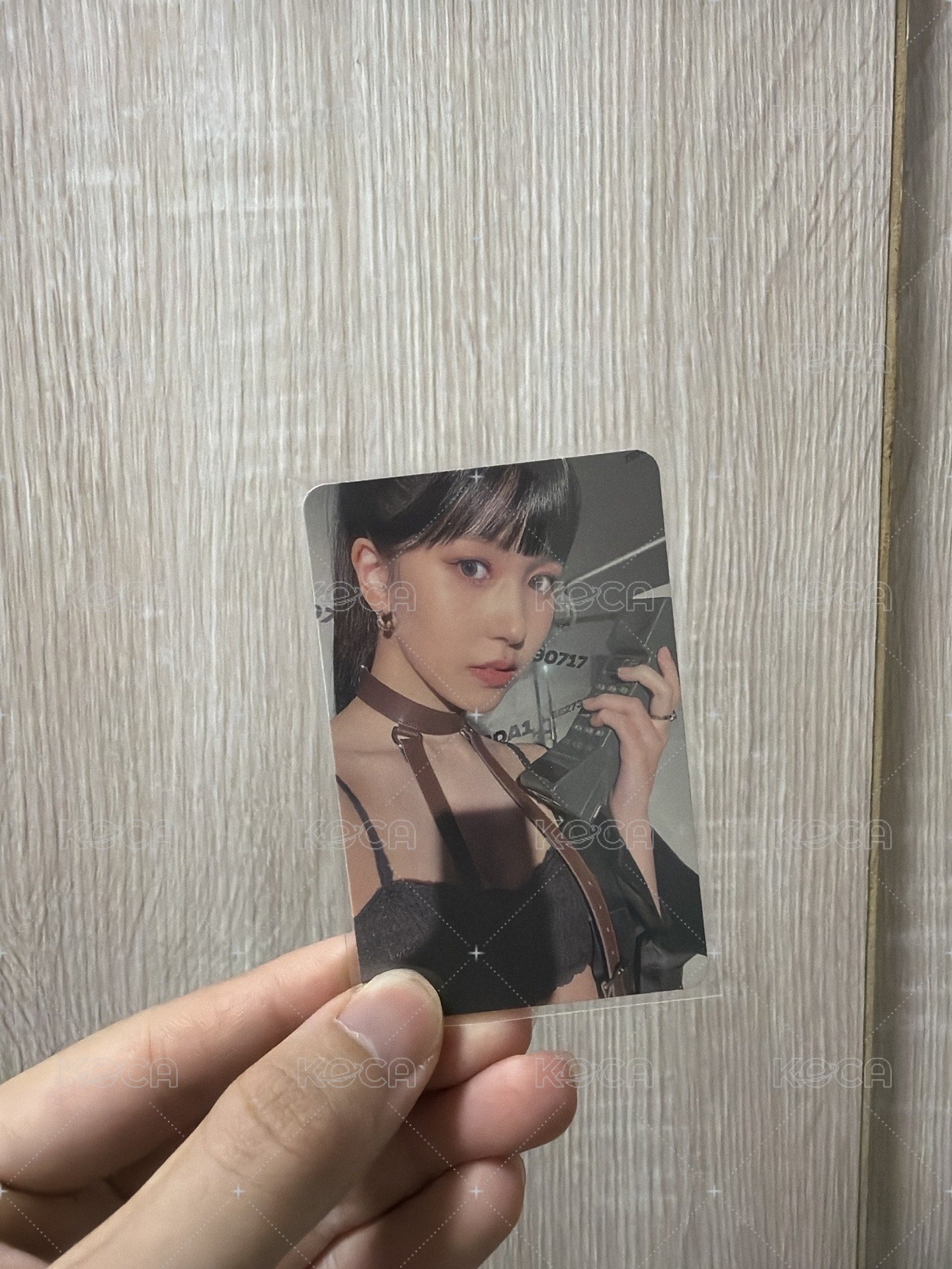 米娜拿電話