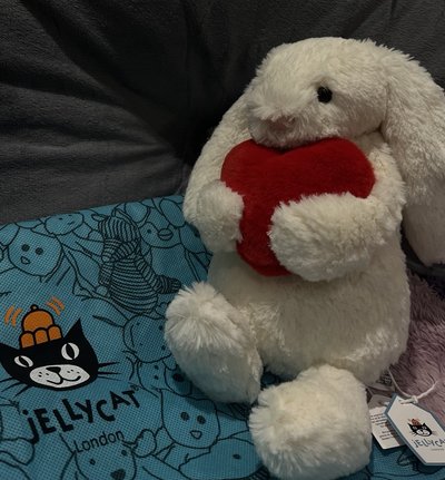 jellycat 愛心兔兔