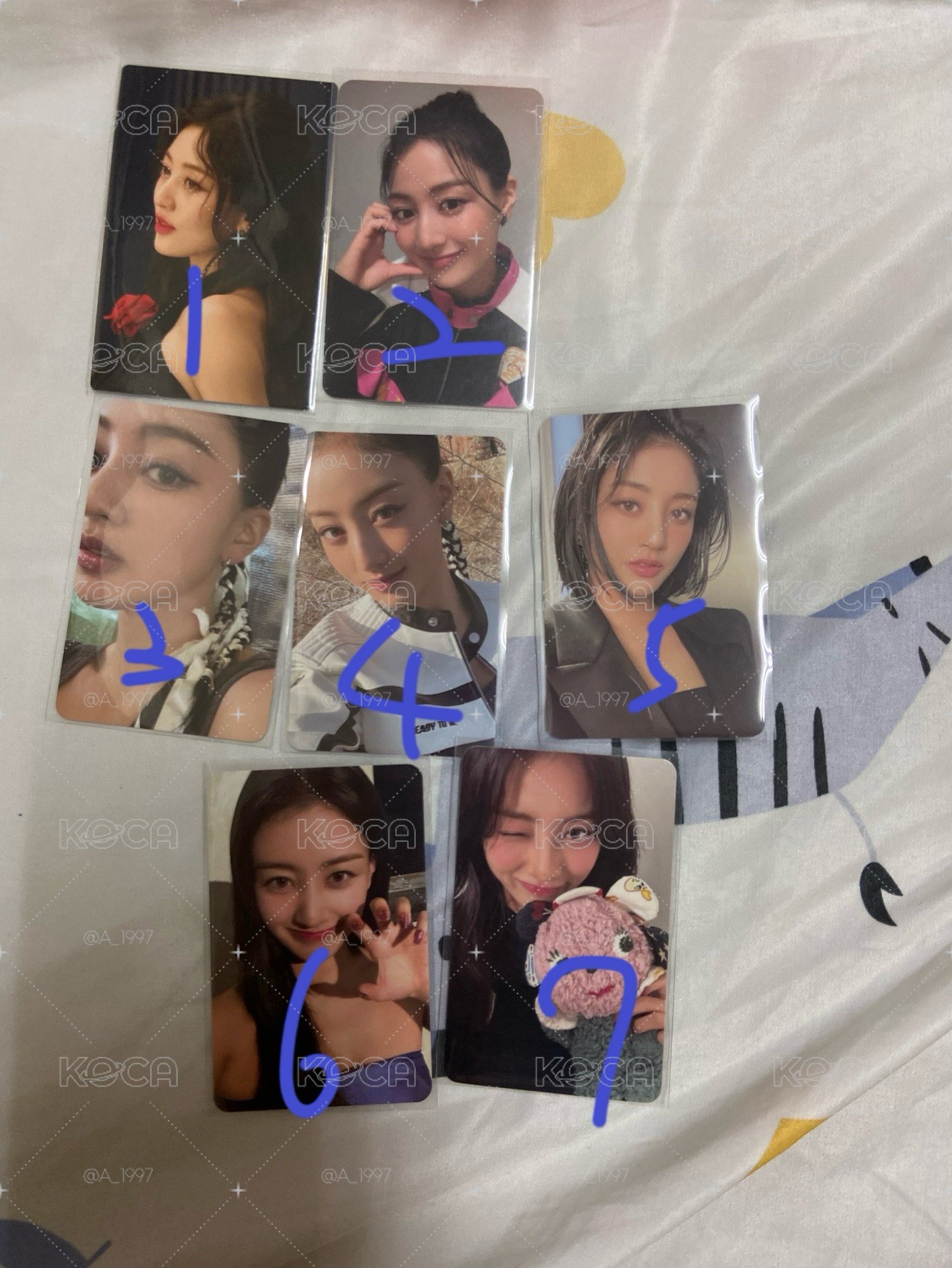 TWICE 志效官方小卡