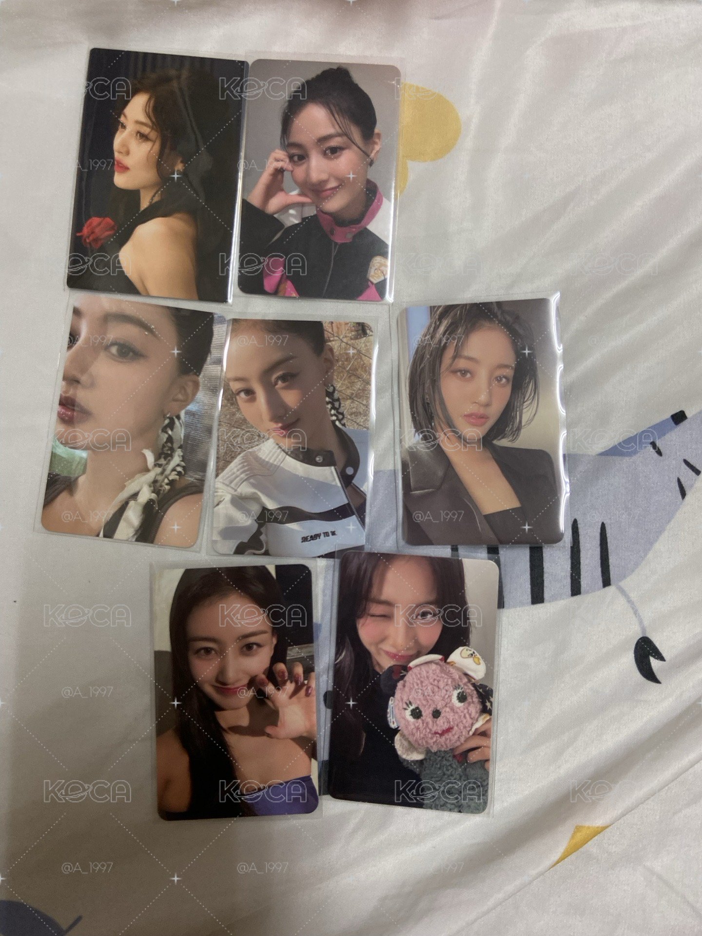 TWICE 志效官方小卡