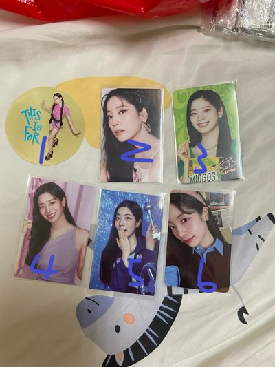 TWICE 多賢官方小卡