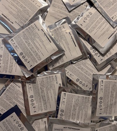 現貨 全新未拆 含綁 TXT MOA CON 線下隨機扭蛋 SHINE 然竣