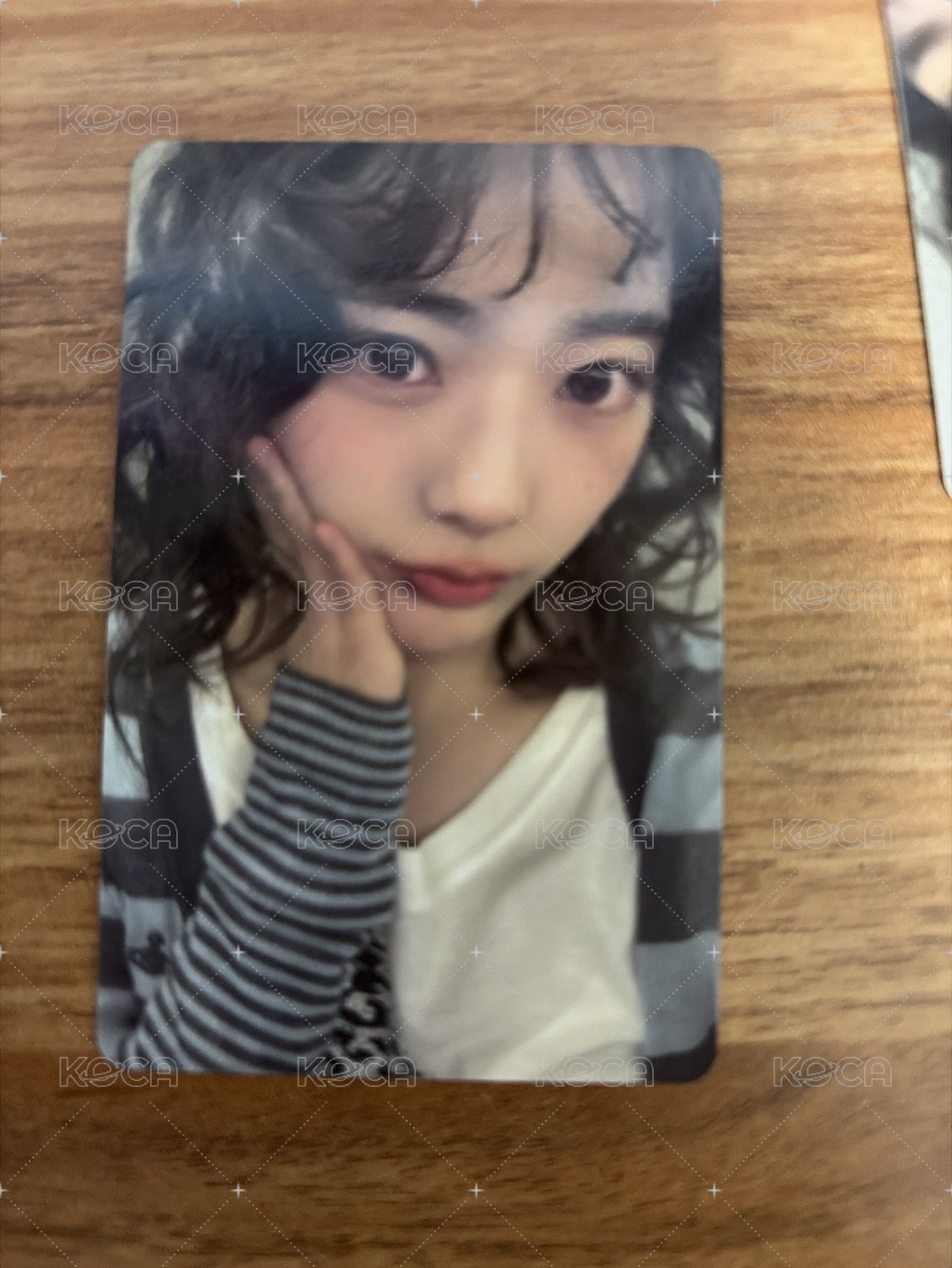 摸臉