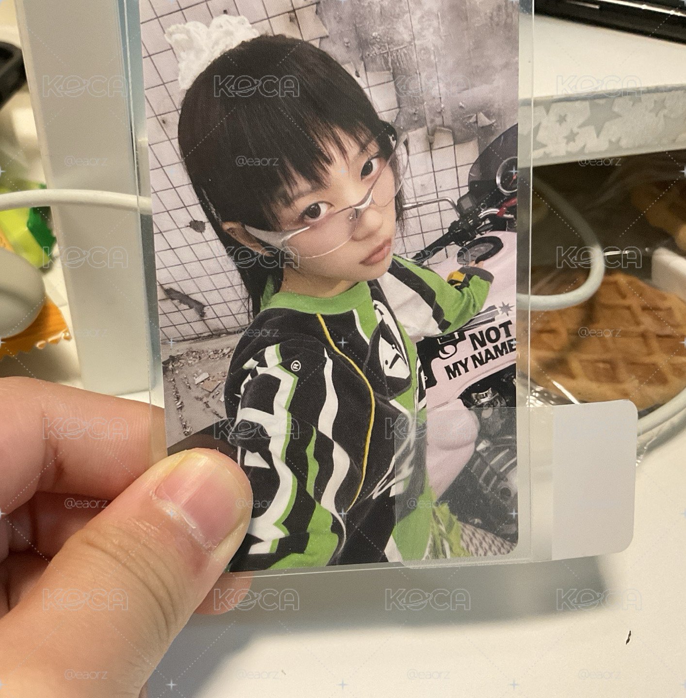 ILLIT小卡