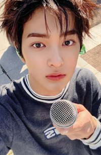 迷二 yzy 4.0 幸運卡 