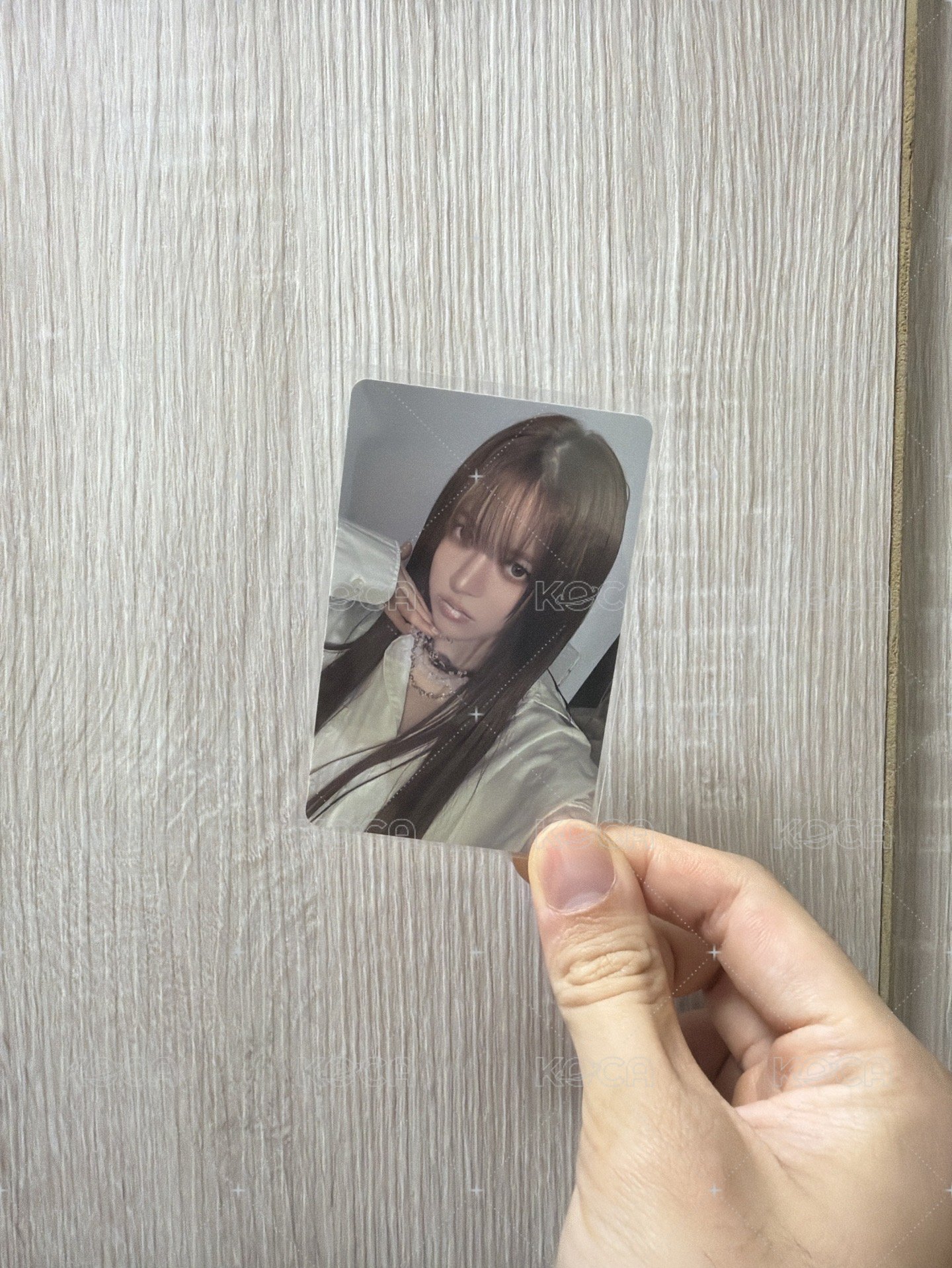 莉拖下巴