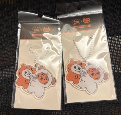 圭咩快閃店聯名吊飾、立牌、貼紙