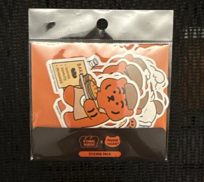 圭咩快閃店聯名吊飾、立牌、貼紙